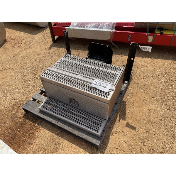 ALUM TRUCK STEP & STORAGE BOX