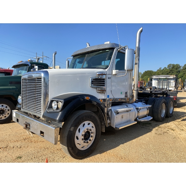 2015 FREIGHTLINER CORONADO 122 SD Day Cab Truck