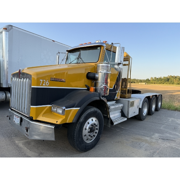 2009 KENWORTH T800 Day Cab Truck