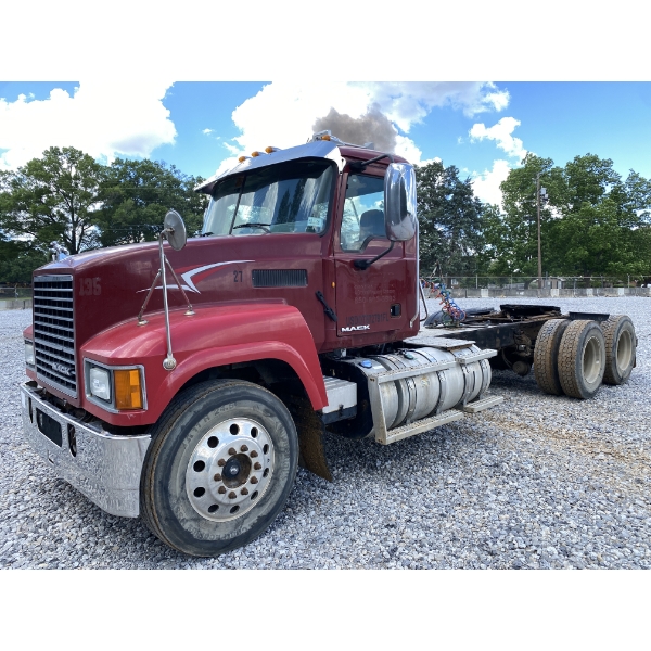 2013 MACK CHU613 Day Cab Truck