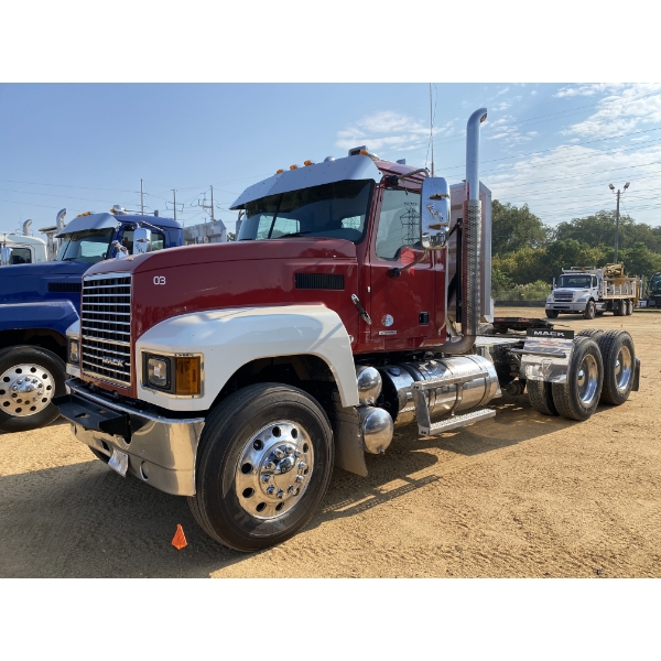 2020 MACK PI64T Day Cab Truck