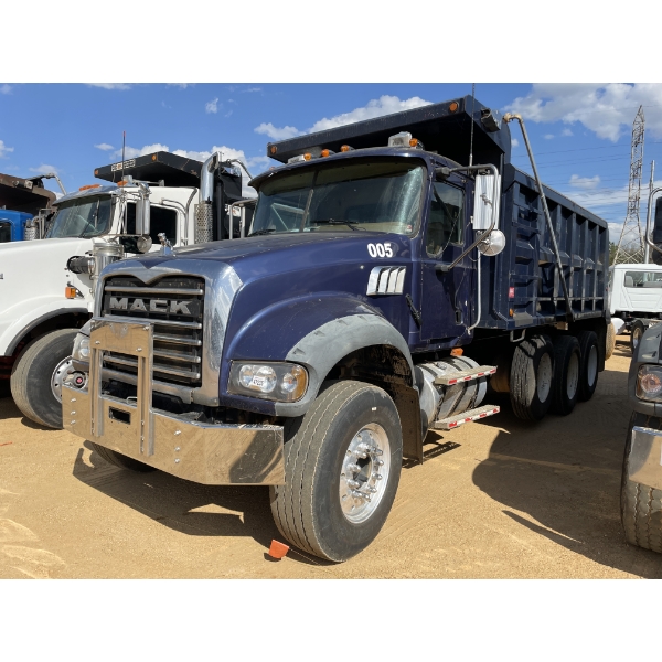 2007 MACK CTP713 Dump Truck