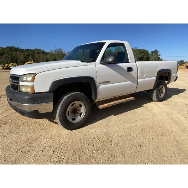 2006 CHEVROLET 2500 HD Pickup Truck