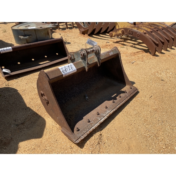 CP 48" CLEANOUT BUCKET