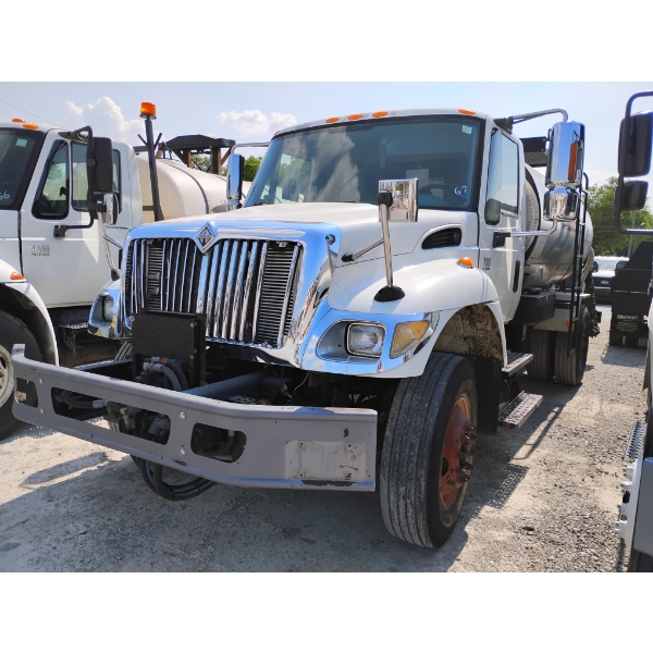 2007 INTERNATIONAL 7300 Asphalt Distributor Truck