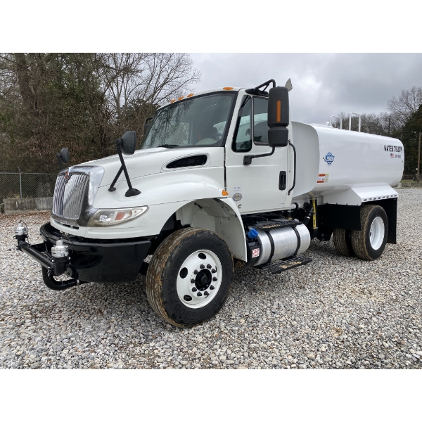2018 INTERNATIONAL 4300 Water Truck