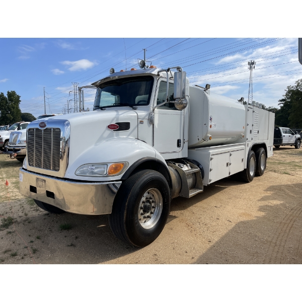 2015 PETERBILT 348 Fuel / Lube Truck