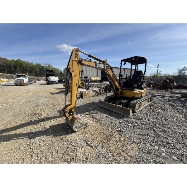2016 CAT 303.5E2 CR Excavator - Mini