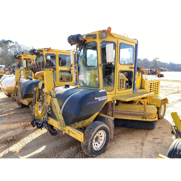 2012 SUPERIOR DT80J Broom