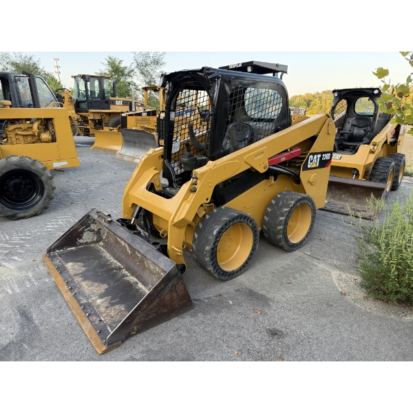 2014 CAT 236D Skid Steer Loader - Wheel