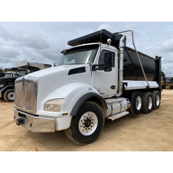 2015 KENWORTH T880 Dump Truck