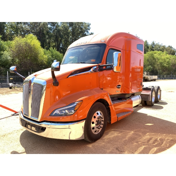 2023 KENWORTH T680 Sleeper Truck