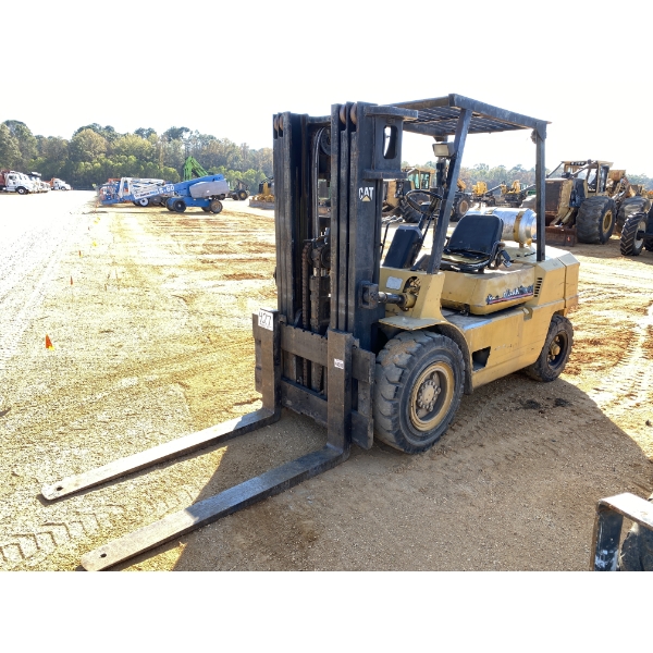 CAT GPL40 Forklift - Mast