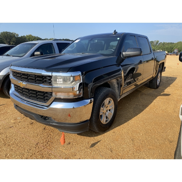 2016 CHEVROLET SILVERADO LT Pickup Truck