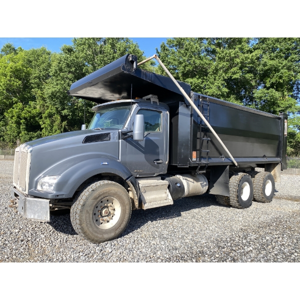2020 KENWORTH T880 Dump Truck