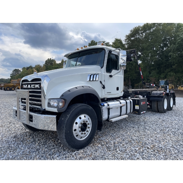 2024 MACK GR64F Roll Off Truck