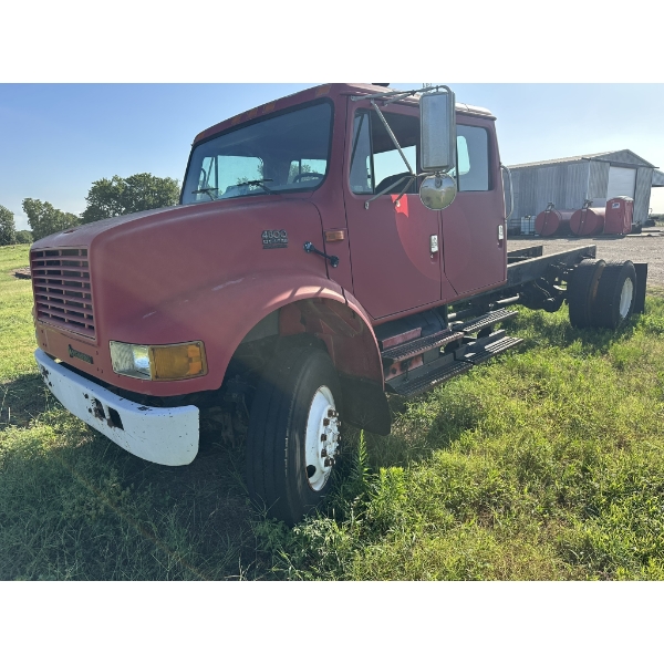1998 INTERNATIONAL 4800 Cab and Chassis Truck