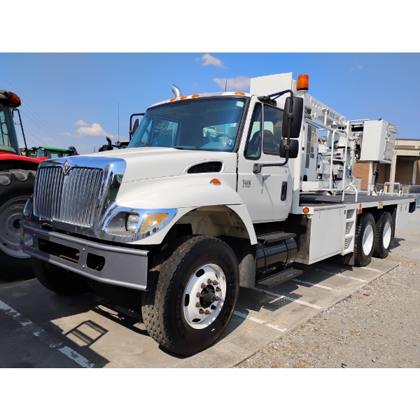 2006 INTERNATIONAL 7400 Bridge Inspection / Ladder Truck