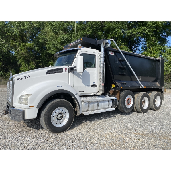 2017 KENWORTH T880 Dump Truck