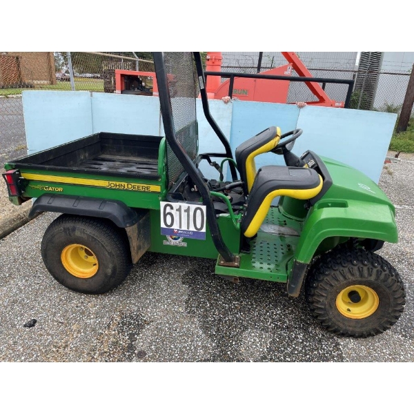 JOHN DEERE GATOR UTV