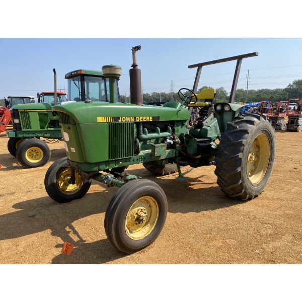 JOHN DEERE 4020 Farm Tractor