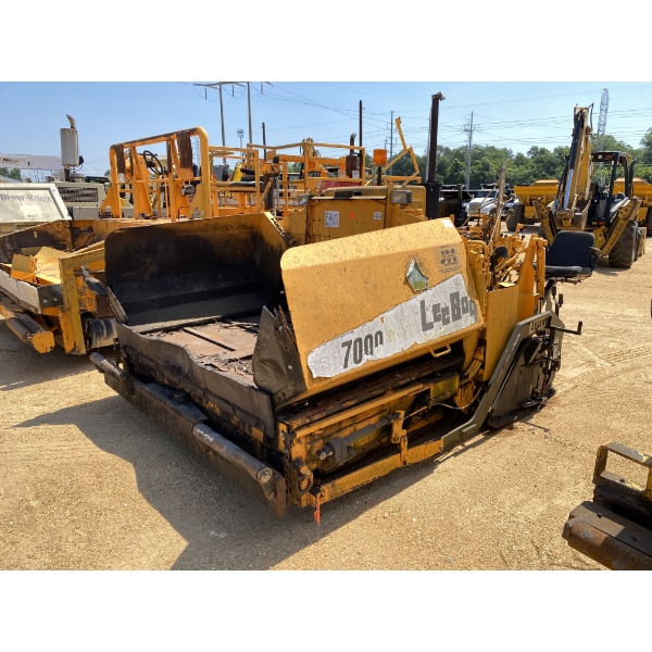 LEEBOY L7000T Asphalt Paver