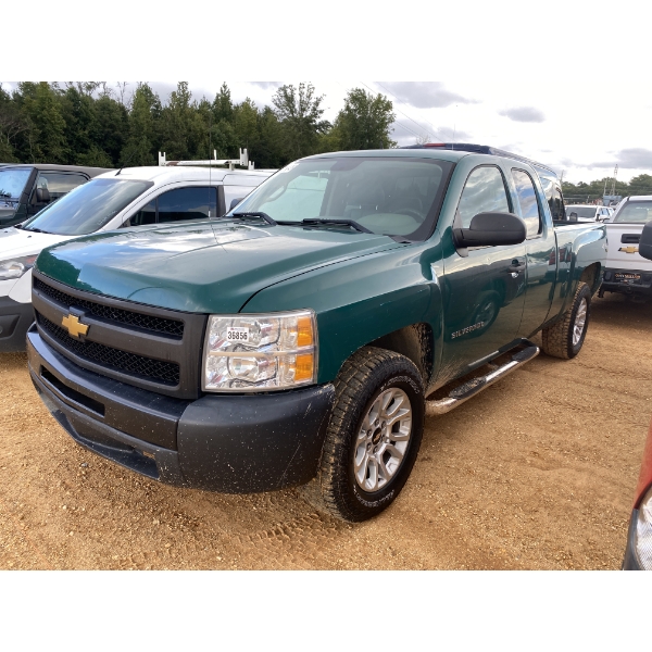 2013 CHEVROLET SILVERADO Pickup Truck