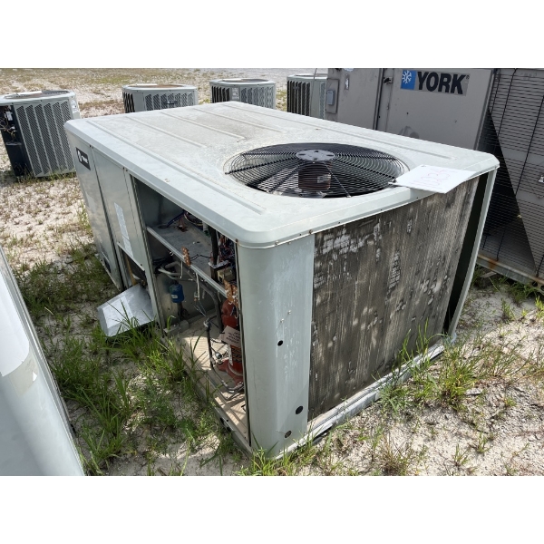 2011 TRANE AIR CONDITIONER UNIT