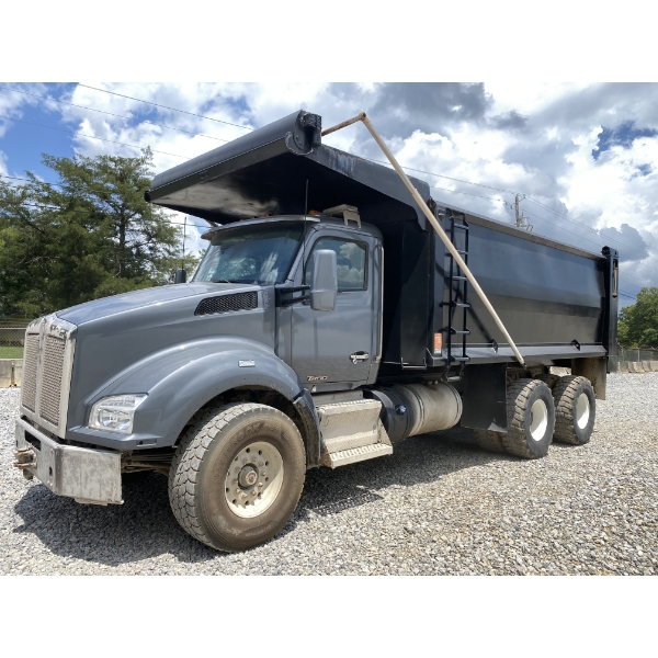 2020 KENWORTH T880 Dump Truck