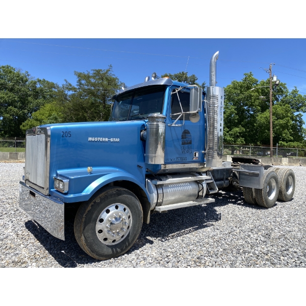 2005 WESTERN STAR 4900 Day Cab Truck