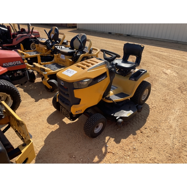 2017 CUB CADET 46" RIDER Lawn Mower