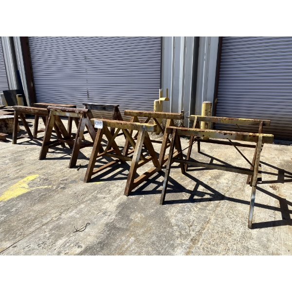 METAL SAW HORSES