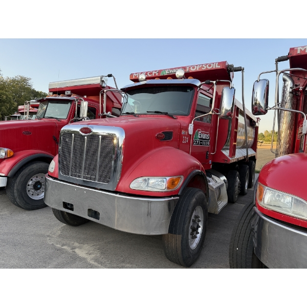 2017 PETERBILT 348 Dump Truck