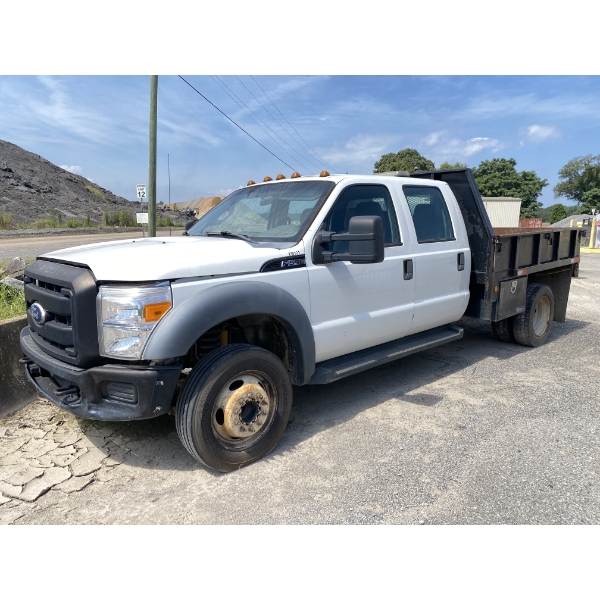2011 FORD F550 XL Flatbed Truck