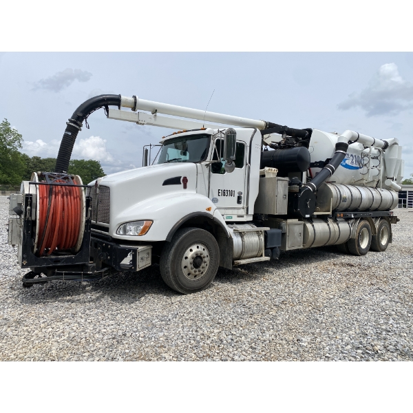 2016 KENWORTH T440 Vacuum Truck