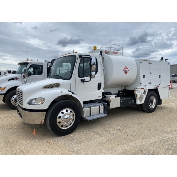 2011 FREIGHTLINER M2 Fuel / Lube Truck
