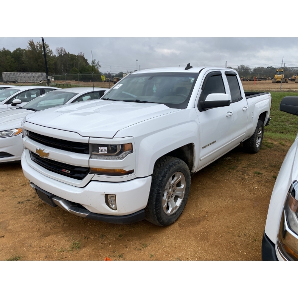 2017 CHEVROLET SILVERADO LT Z71 Pickup Truck