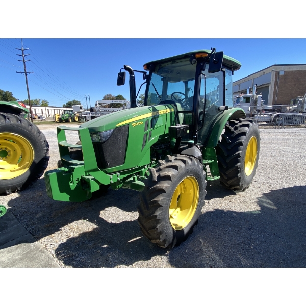 2018 JOHN DEERE 5100M Farm Tractor