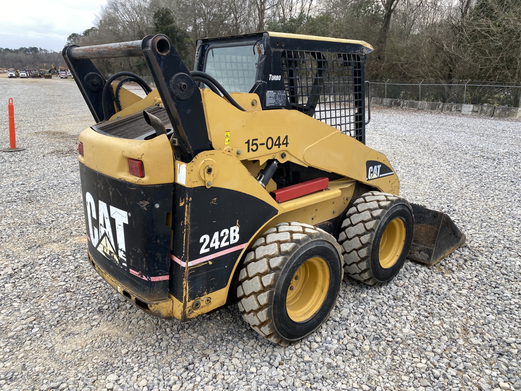 242b 2006 CAT 242B Skid Steer Loader - Wheel - J.M. Wood Auction Company, Inc.