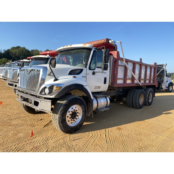 2009 INTERNATIONAL 7600 Dump Truck