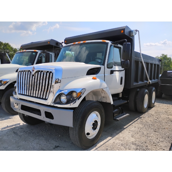 2010 INTERNATIONAL WORKSTAR 7400 Dump Truck
