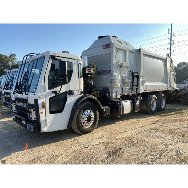 2023 MACK LR64 Garbage / Sanitation Truck