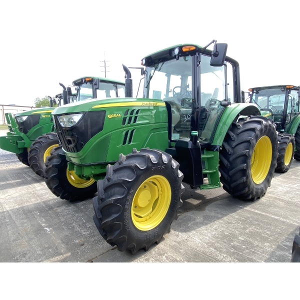 2013 JOHN DEERE 6105M Farm Tractor