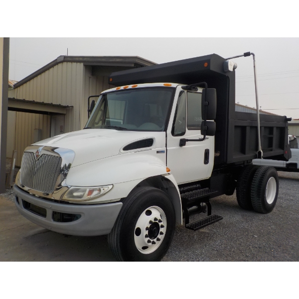 2014 INTERNATIONAL 4300 Dump Truck