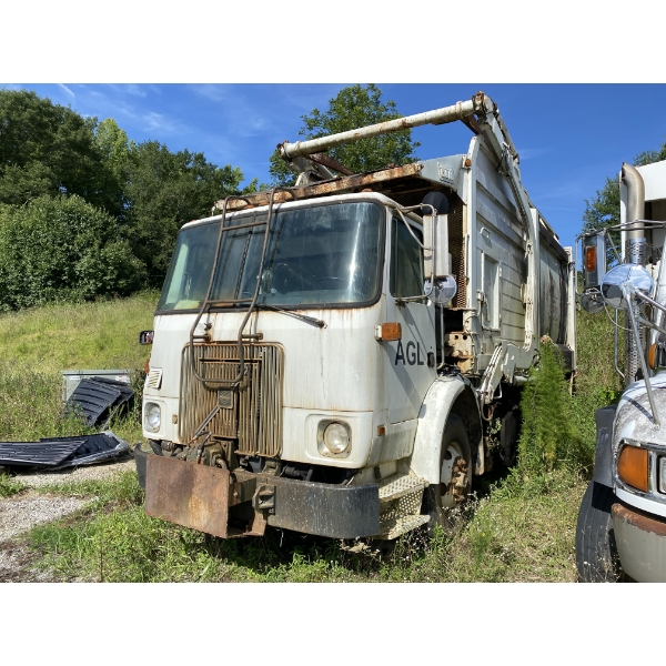 1999 VOLVO  Garbage / Sanitation Truck
