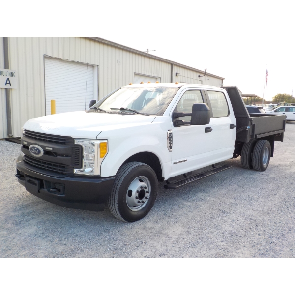 2018 FORD F350 XL Flatbed Truck