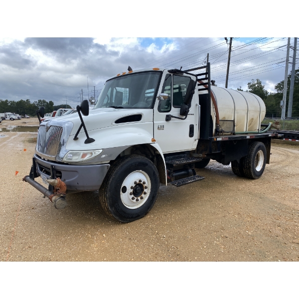 2007 INTERNATIONAL 4300 Water Truck