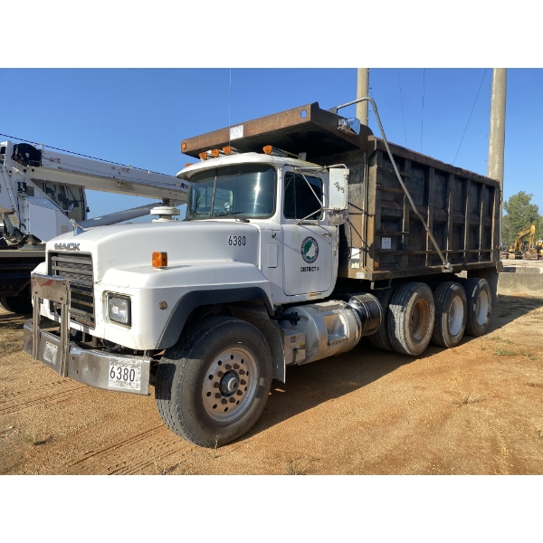 2000 MACK RD688S Dump Truck