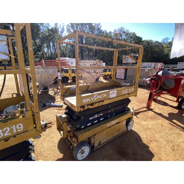 2016 SKYJACK SJIII3219 Scissor Lift