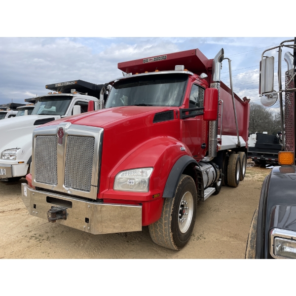 2018 KENWORTH T880 Dump Truck